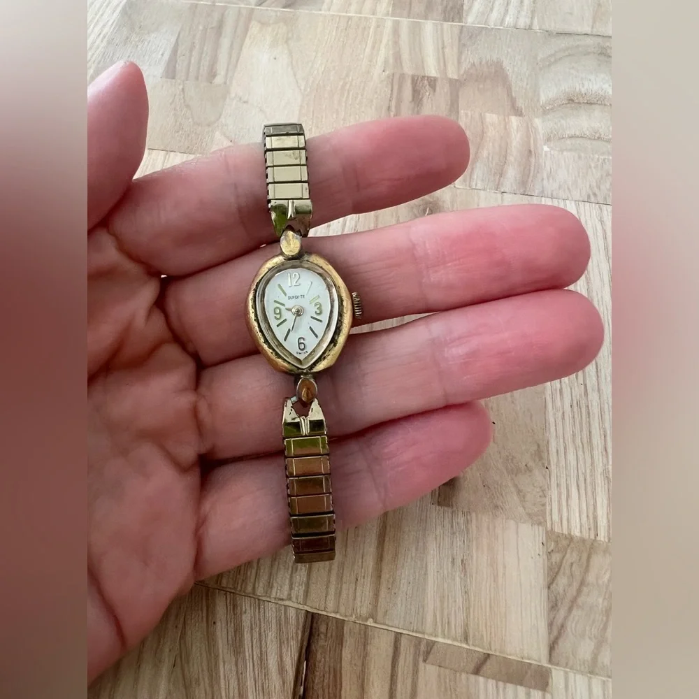 Vintage Dufonte by Lucien Piccard ladies tear drop shaped mechanical watch